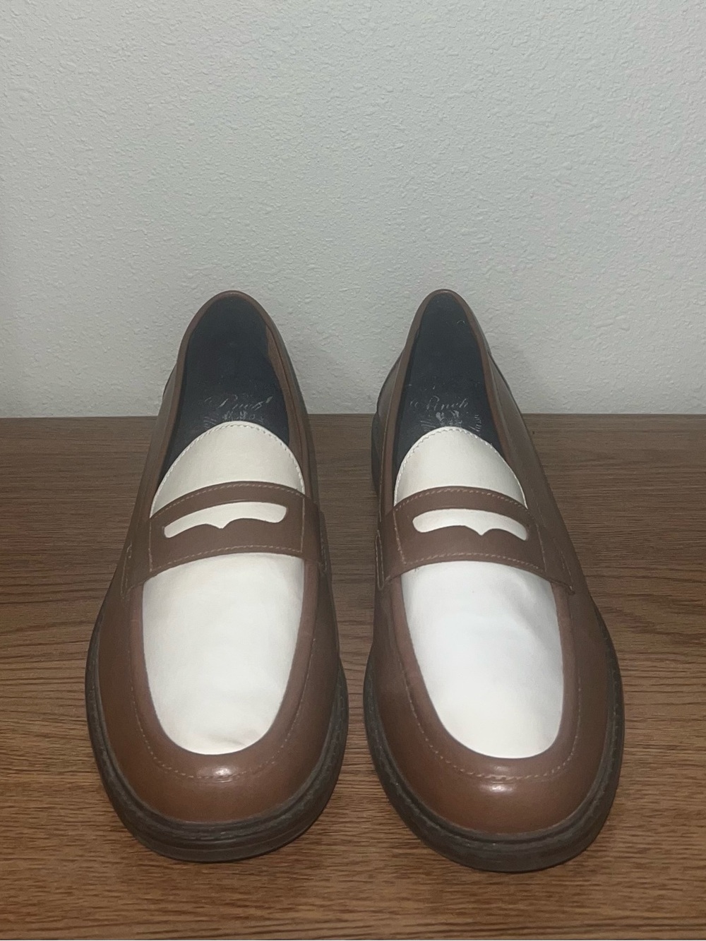 Cole Haan Pinch Women’s Brown White Leather Penny Loafers Preppy 9.5B - Picture 2 of 9